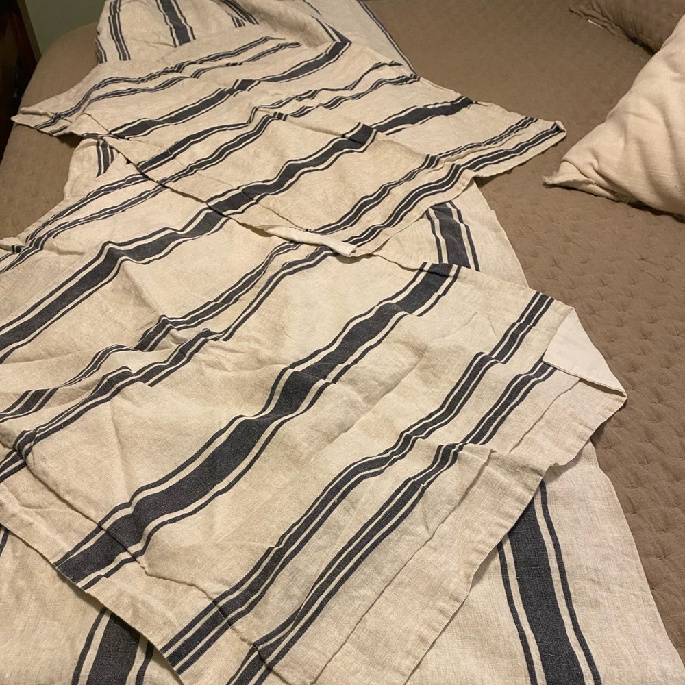 Linen and Cotten queen duvet cover and shams